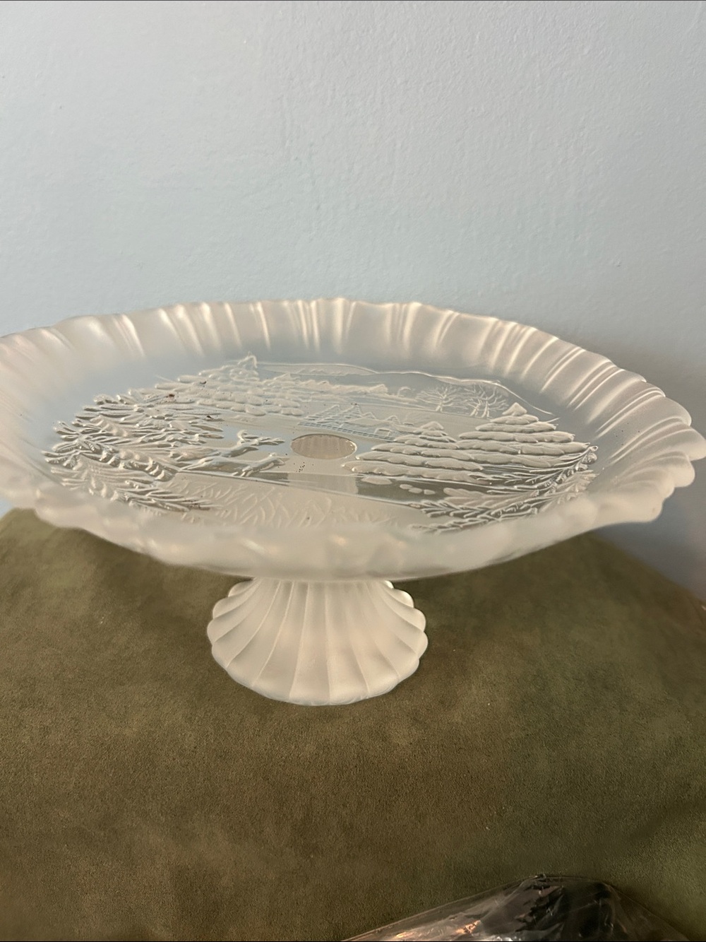 Mikasa Crystal Frosted White Glass Pedestal Bon Bon Serving Dish Platter NIB